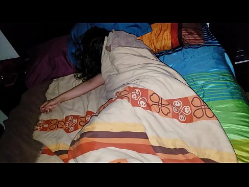 ❤️ Üvey oğul, genç üvey annesini uyurken azarlıyor. ❤❌ Sikiş videosu bizde ❌